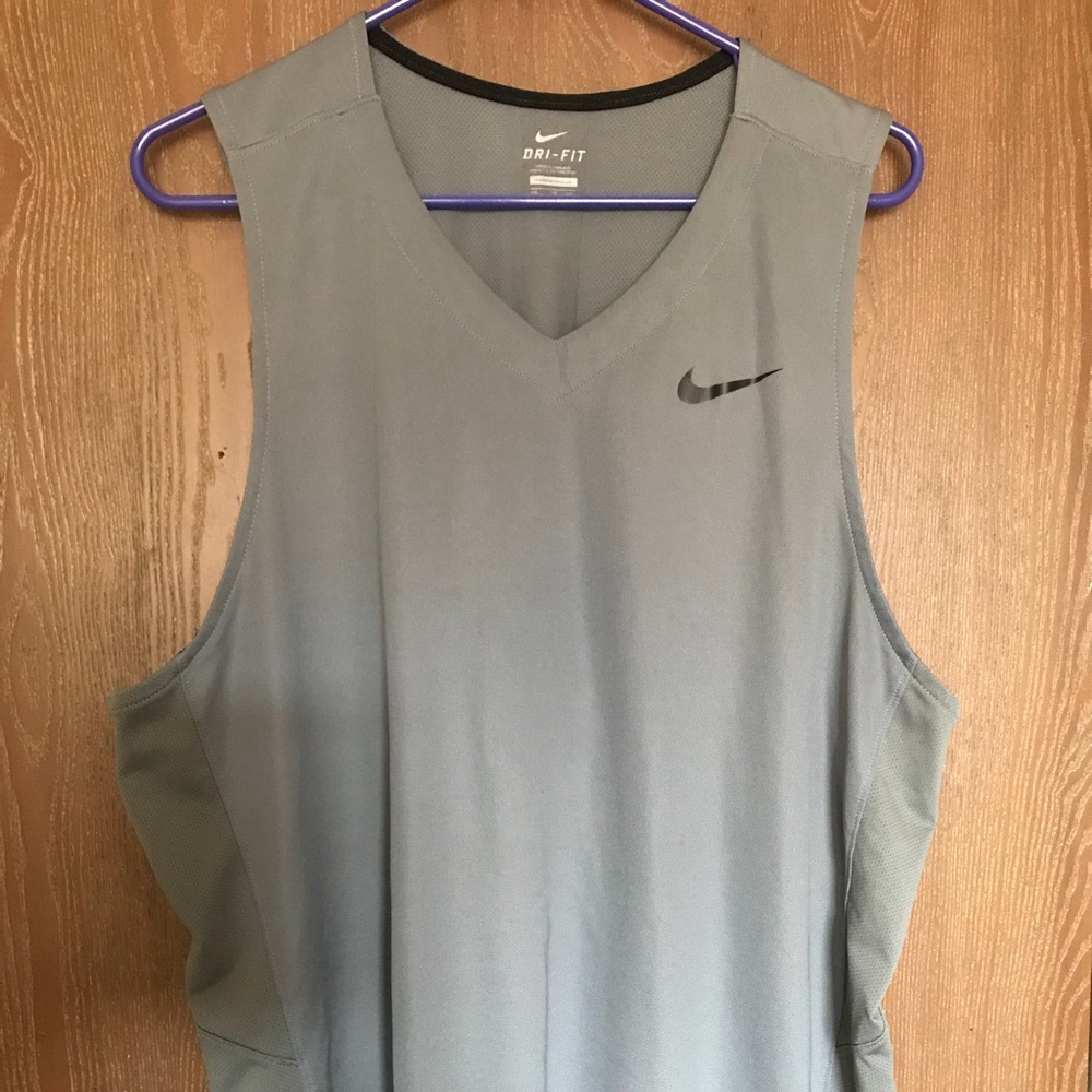 Nike Elite cut off workout shirt